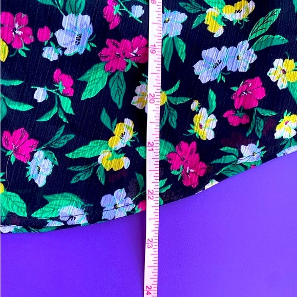 Ann Taylor Black Colorful Floral Print Blouse, MP - Picture 9 of 9